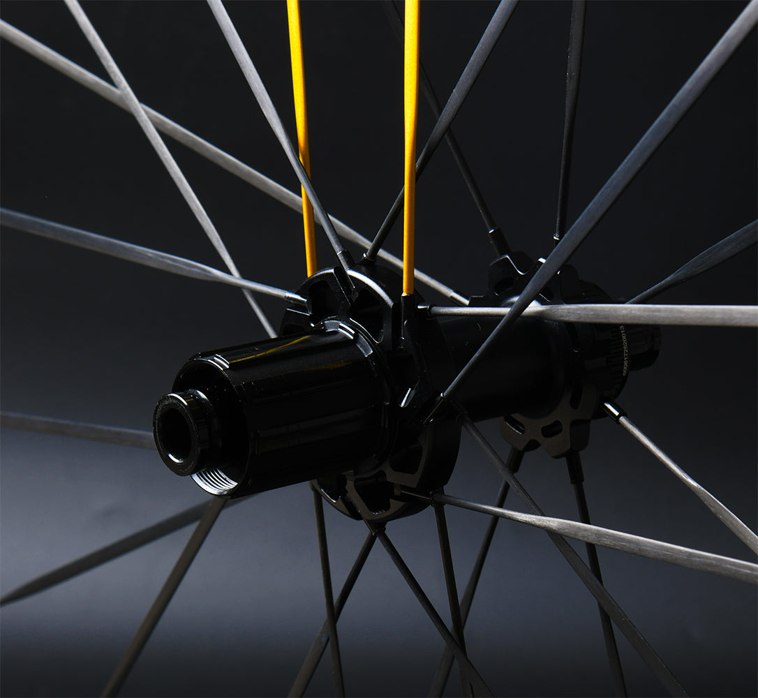 Carbon Fiber Road Bike Wheel Set 700C 45mm Disc Brake Thru-Axle,  Carbon Fiber Blade Spokes(T-Head Design) Toray T700/T800 Hybrid, Clincher & Tubeless Support Tire Width 23-28mm