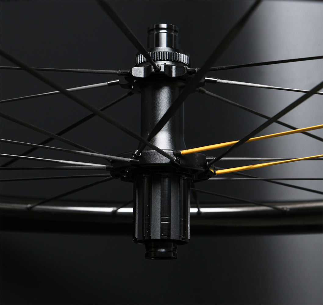 Carbon Fiber Road Bike Wheel Set 700C 45mm Disc Brake Thru-Axle,  Carbon Fiber Blade Spokes(T-Head Design) Toray T700/T800 Hybrid, Clincher & Tubeless Support Tire Width 23-28mm
